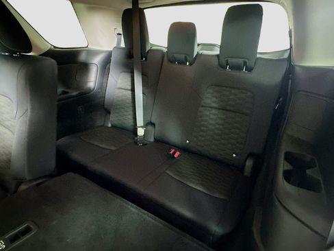 Used 2025 Nissan Pathfinder SV FWD image 30