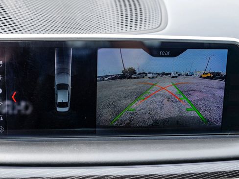 Used 2018 BMW 740i image 29