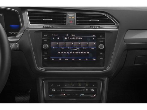 Used 2023 Volkswagen Tiguan SE w/ Panoramic Sunroof Package AWD/4WD image 44