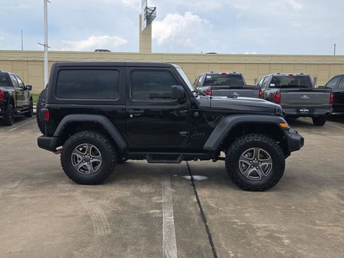 Used 2024 Jeep Wrangler Sport AWD/4WD image 2