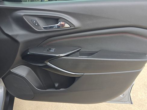 Used 2025 Chevrolet Trax RS w/ Driver Confidence Package image 25