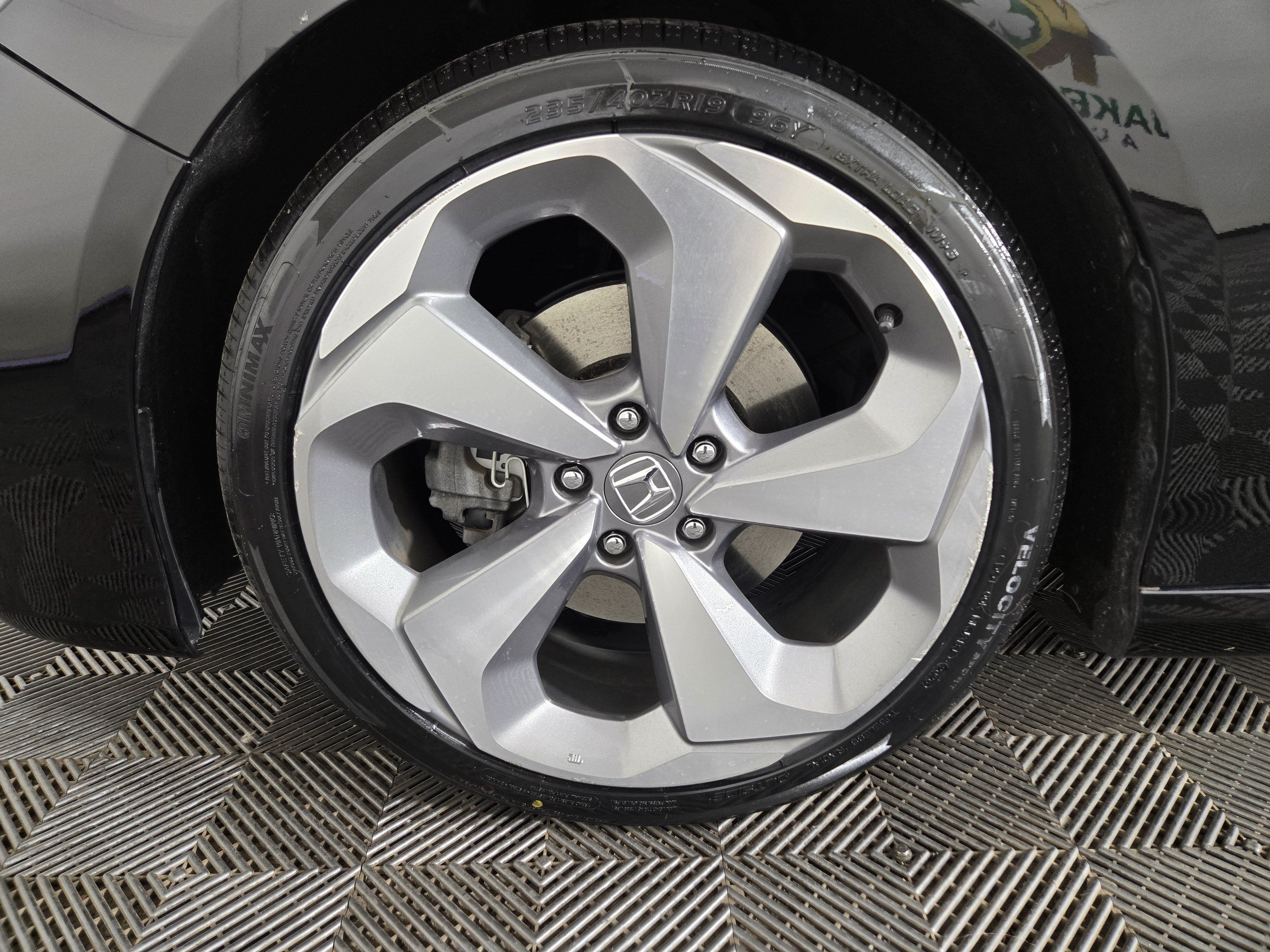 Used 2018 Honda Accord Touring image 35