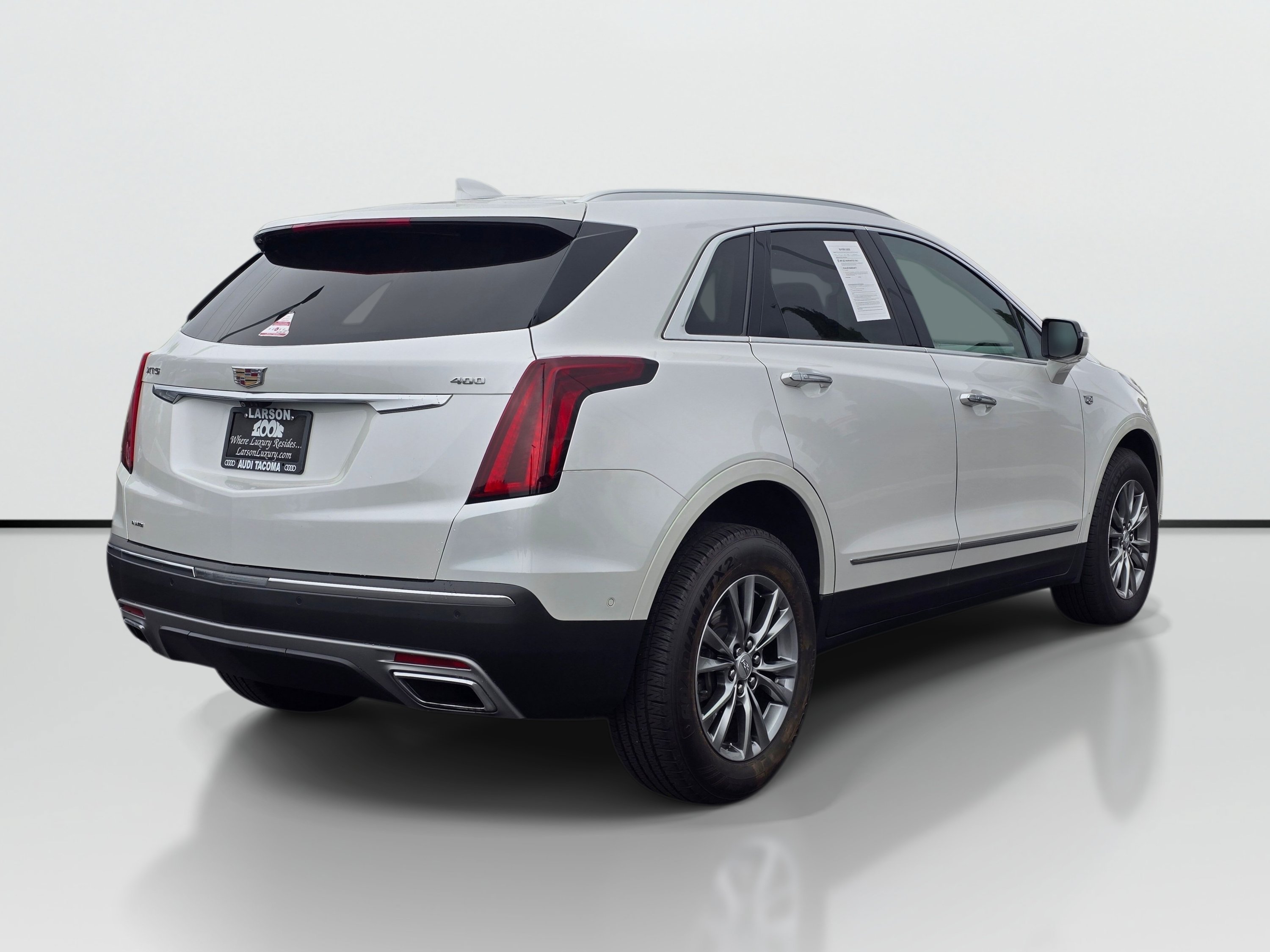 Used 2023 Cadillac XT5 Premium Luxury w/ Technology Package AWD/4WD image 5