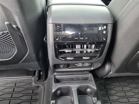 New 2025 Jeep Grand Cherokee L Limited w/ Luxury Tech Group II image 30