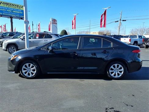 Used 2024 Toyota Corolla LE image 3