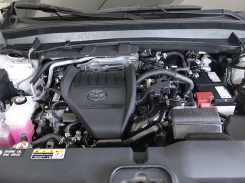Used 2024 Toyota Grand Highlander AWD image 29