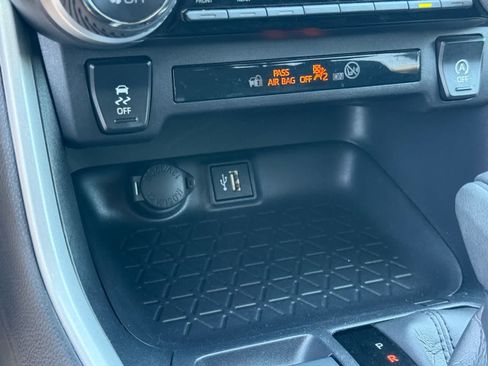 Used 2025 Toyota RAV4 XLE AWD/4WD image 23