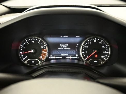 Used 2023 Jeep Renegade Trailhawk AWD/4WD image 12
