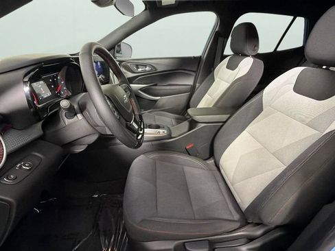 Certified 2024 Chevrolet Trax RS w/ Driver Confidence Package FWD image 17