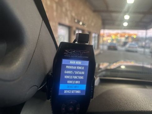 Used 2011 Ford F350 Lariat w/ Lariat Interior Pkg image 25