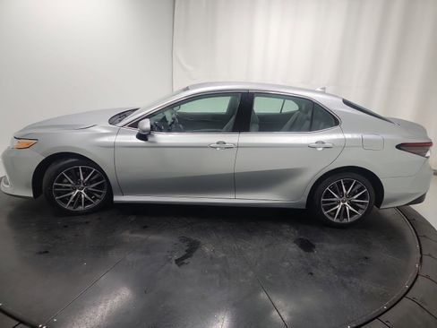 Used 2023 Toyota Camry XLE w/ Navigation Package image 4