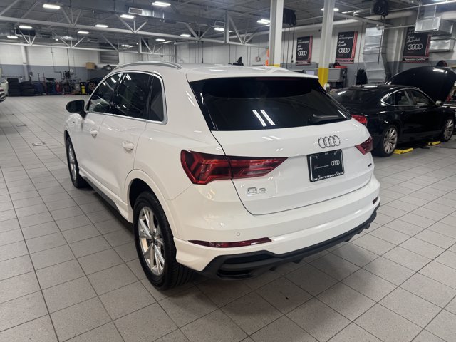 Certified 2024 Audi Q3 2.0T Premium w/ Convenience Package AWD/4WD image 7