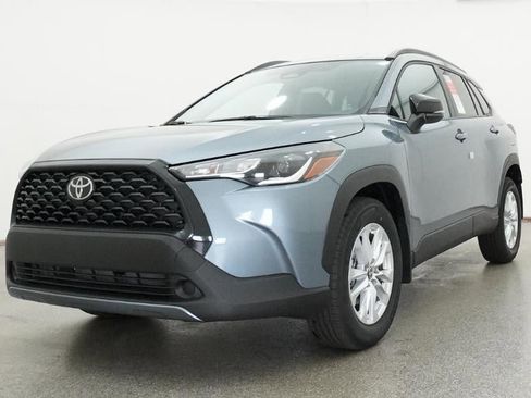 New 2025 Toyota Corolla Cross LE image 32