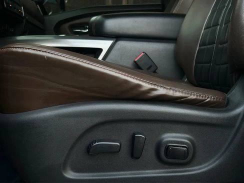 Used 2019 Nissan Titan Platinum Reserve RWD image 48