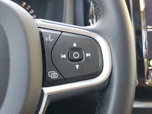 Certified 2025 Volvo XC60 B5 Core AWD/4WD image 23