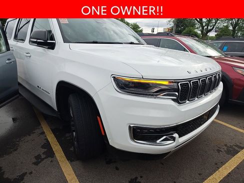 Used 2024 Jeep Wagoneer L Series II w/ Flexible Seating Group AWD/4WD image 3