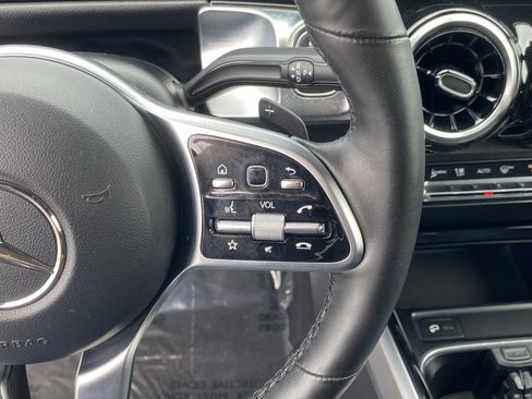 Used 2023 Mercedes-Benz GLB 250 4MATIC image 28