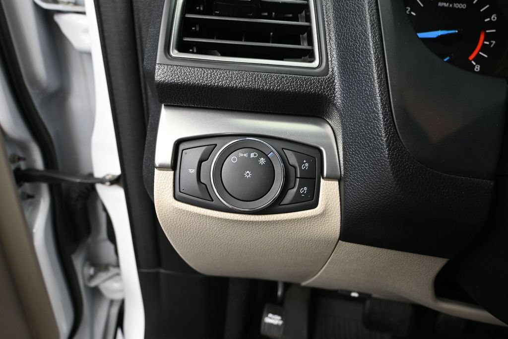 Used 2019 Ford Explorer XLT AWD/4WD image 23
