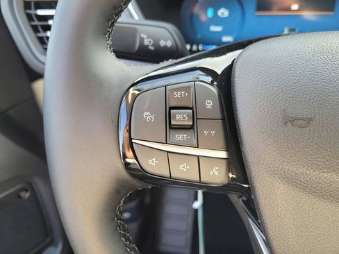 New 2025 Ford Escape SE w/ PHEV Premium Package FWD image 11