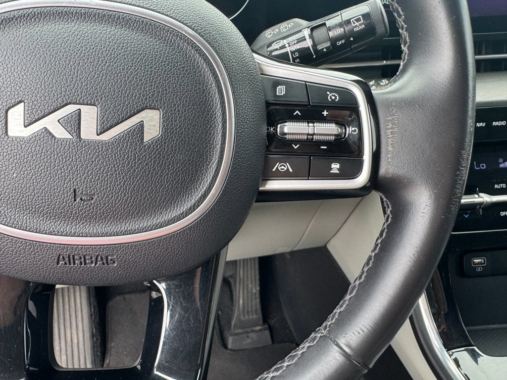 Used 2024 Kia Carnival SX FWD image 24