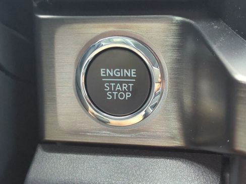 Certified 2024 Ford F250 Lariat w/ Lariat Ultimate Package AWD/4WD image 27