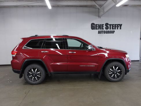 Used 2015 Jeep Grand Cherokee Limited w/ Trailer Tow Group IV AWD/4WD image 3