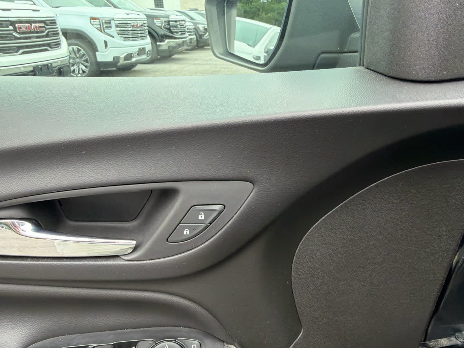Used 2019 Chevrolet Equinox LT w/ Sun & Navigation Package AWD/4WD image 55