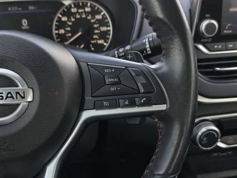 Used 2022 Nissan Altima 2.5 SR FWD image 15