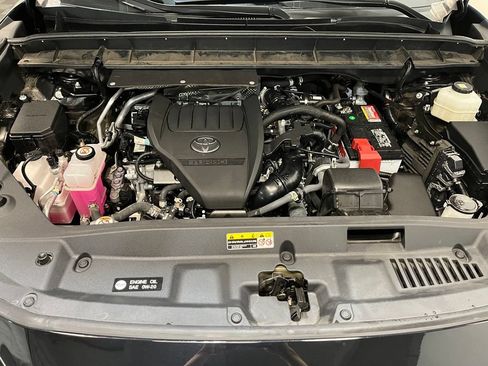 Used 2023 Toyota Highlander XLE AWD/4WD image 20