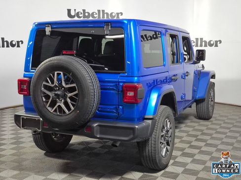 Used 2025 Jeep Wrangler Unlimited Sahara AWD/4WD image 7