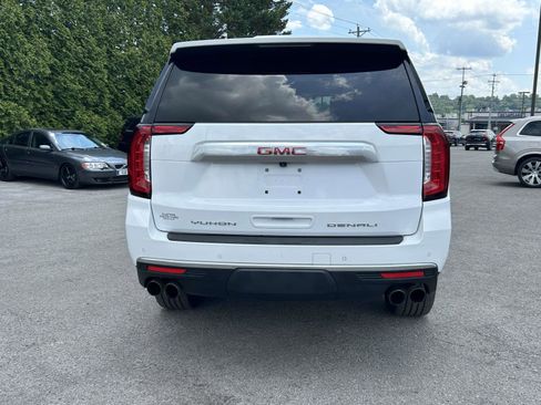 Used 2023 GMC Yukon Denali AWD/4WD image 4