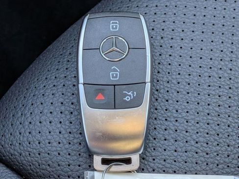 Used 2022 Mercedes-Benz GLC 300 image 31