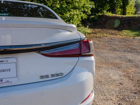 Used 2023 Lexus ES 350 F Sport w/ Accessory Package (Z2) FWD image 11