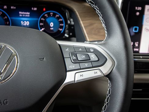 New 2026 Volkswagen Atlas SE FWD image 38
