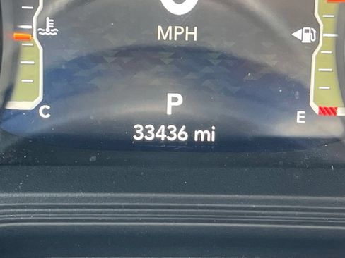 Used 2025 Jeep Wrangler Unlimited Rubicon w/ Convenience Group AWD/4WD image 15