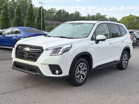 Used 2023 Subaru Forester Premium AWD/4WD image 7