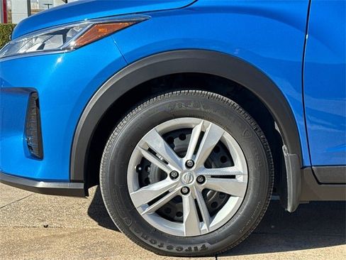 Used 2025 Nissan Kicks Play S image 6