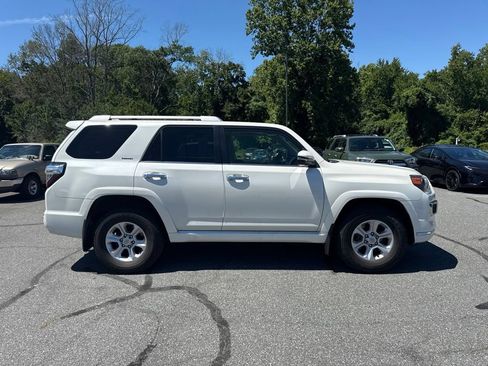 Used 2023 Toyota 4Runner Limited AWD/4WD image 6