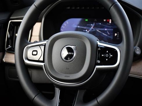 New 2026 Volvo XC90 B5 Plus w/ Protection Package Premier image 20