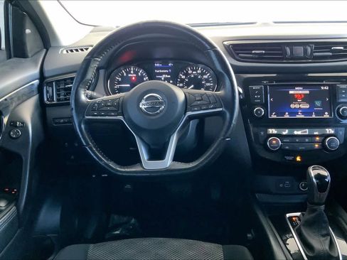 Used 2022 Nissan Rogue Sport SV image 6