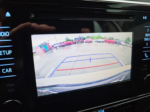 Used 2019 Toyota Corolla SE FWD image 46