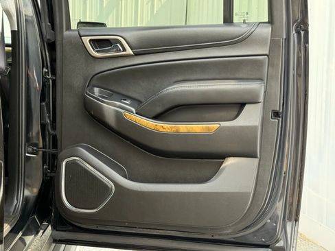 Used 2017 GMC Yukon XL Denali w/ Open Road Package AWD/4WD image 21