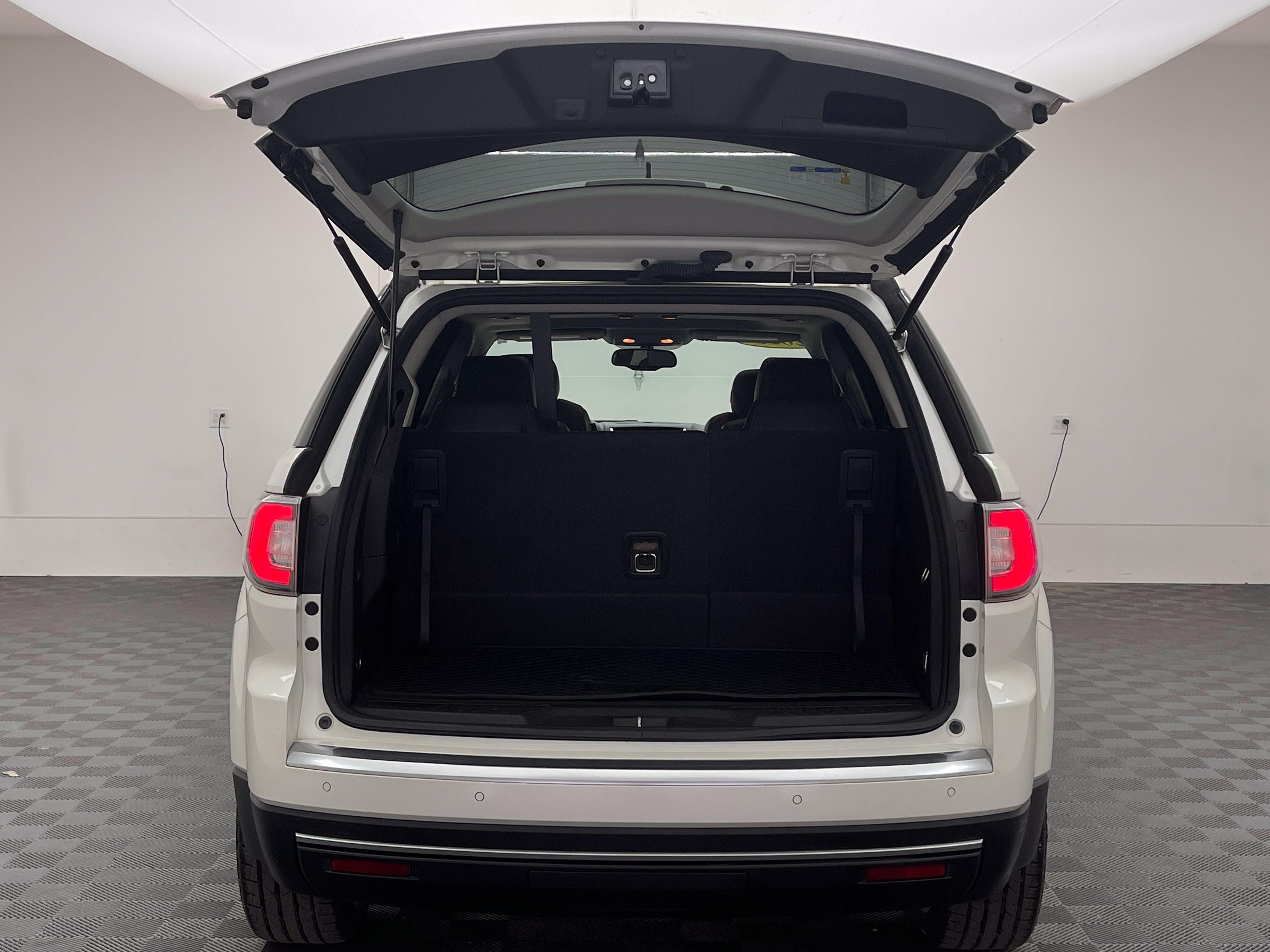 Used 2015 GMC Acadia SLT FWD image 9