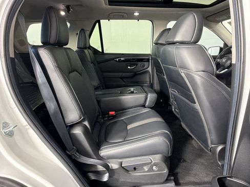 Certified 2025 Honda Pilot Touring image 32