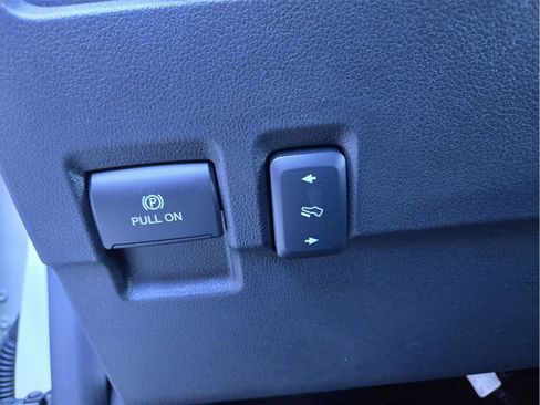 Used 2025 Ford F350 Platinum image 28