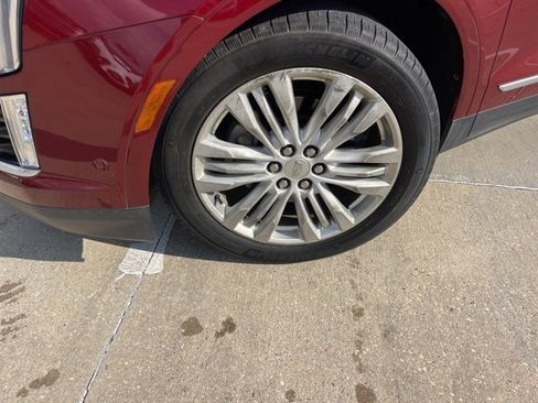 Used 2018 Cadillac XT5 Premium Luxury w/ Driver Assist Package image 38