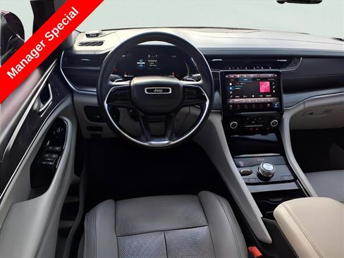 Used 2021 Jeep Grand Cherokee L Overland w/ Luxury Tech Group IV AWD/4WD image 7