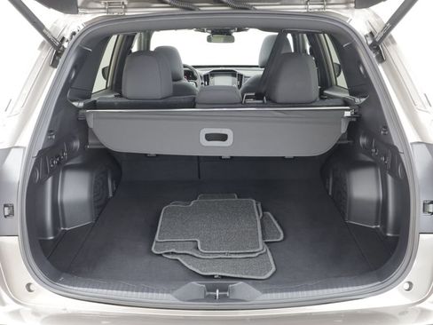 Used 2025 Subaru Forester Premium AWD/4WD image 17