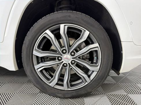 Used 2018 GMC Terrain Denali w/ Advanced Safety Package image 11