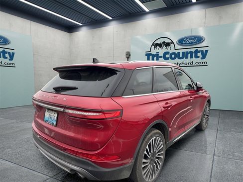 Used 2022 Lincoln Corsair Reserve w/ Elements Package image 6